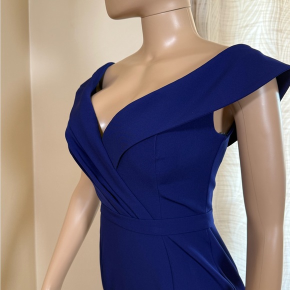 Elegant Off-Shoulder Navy Blue Evening Gown - Picture 6 of 6
